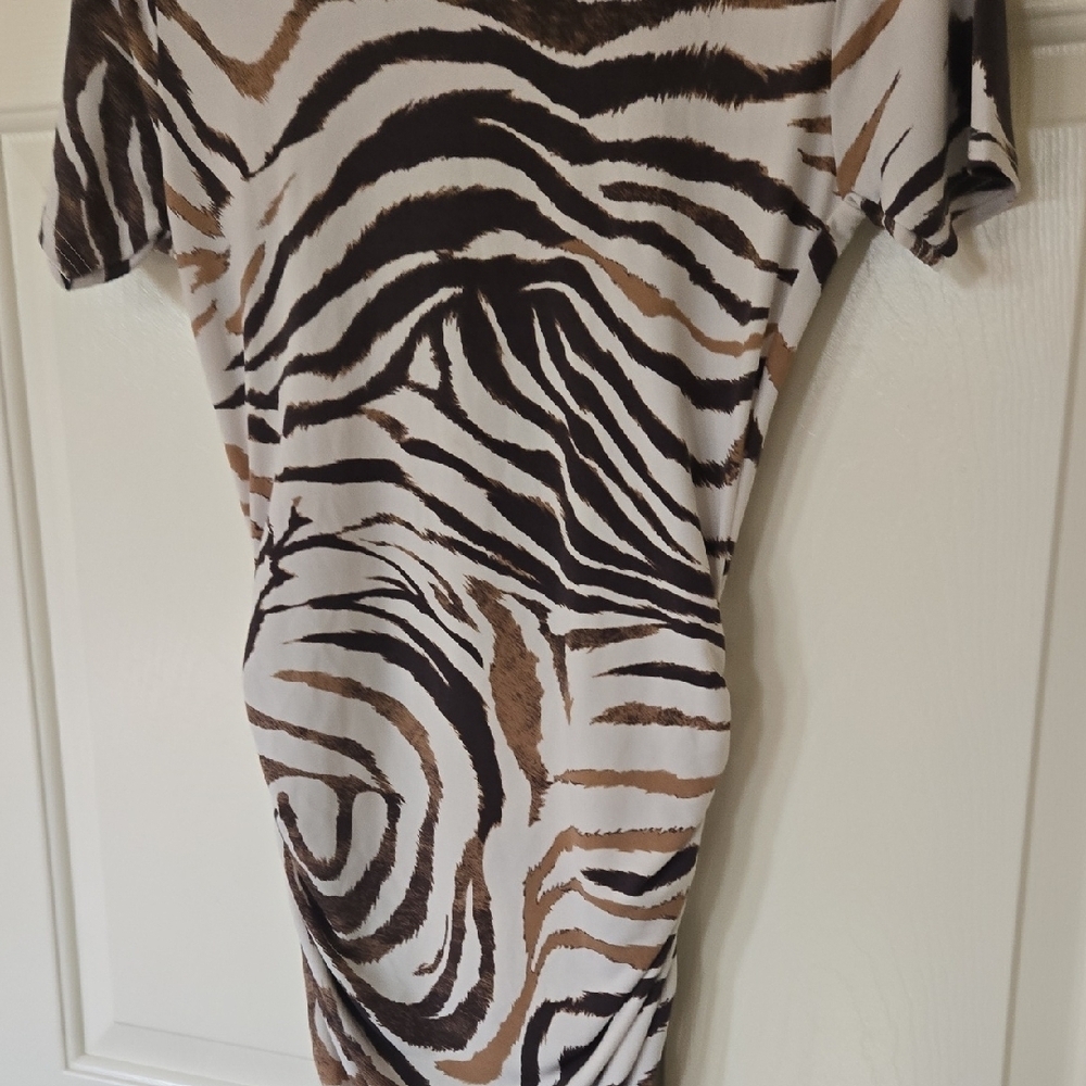 VENUS Black and White Ruched Bodycon Midi Dress - Picture 11 of 11